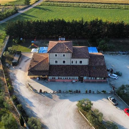 Agriturismo La Vecchia Cascina Di Paolo & Belinda Pietrelcina Exterior foto