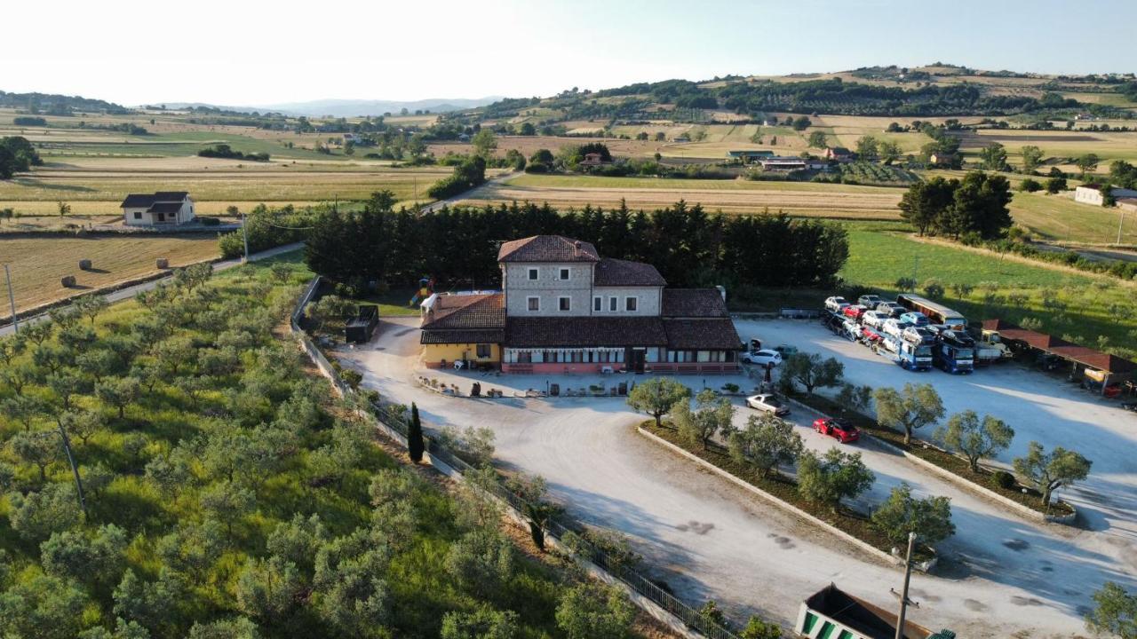Agriturismo La Vecchia Cascina Di Paolo & Belinda Pietrelcina Exterior foto