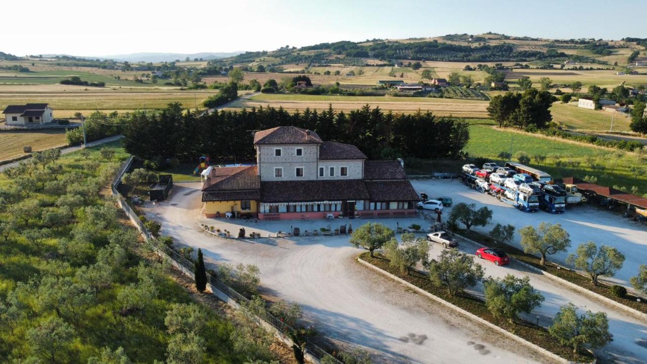 Agriturismo La Vecchia Cascina Di Paolo & Belinda Pietrelcina Exterior foto